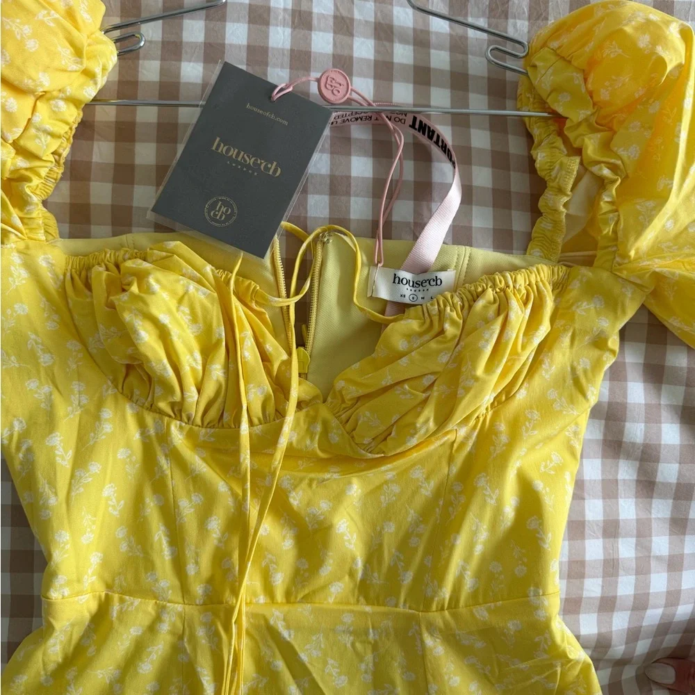 House of CB Yellow Puff-Sleeve Maxi Dress with Front Slit - Picture 4 of 6